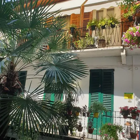 게스트하우스 La Casa Di Daniele 3*